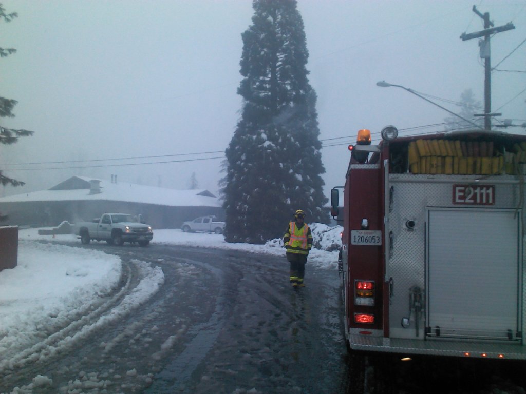 loading Gallery/Action/Powerline Down, 19jan2012/fullsize/2012-01-19 13.11.50.jpg... or select a thumbnail